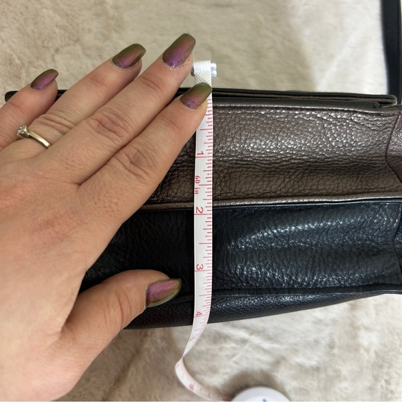 Derek Alexander 3/4 Flap E/W Black Bronze Leather Organizer Crossbody Bag - Picture 8 of 11